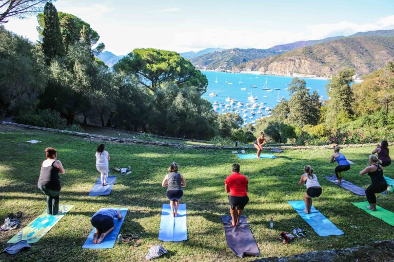 Read more about the article Wellbeing Retreats 2026: Yoga, Meditation & Nature