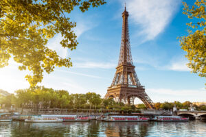 Read more about the article 9 reasons why Paris should be the destination for your next company trip, business retreat or working trip 