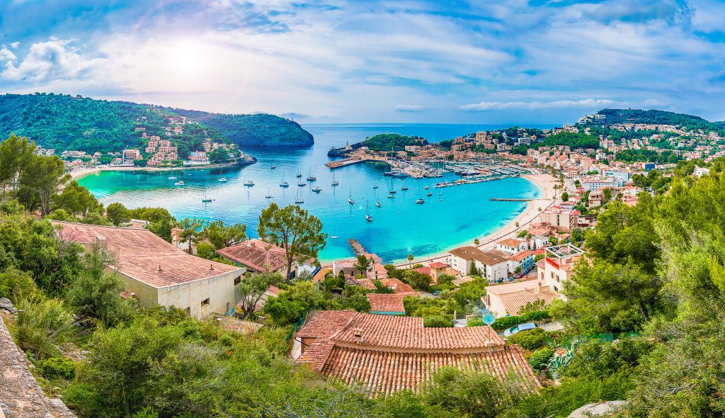 Panoramic view of Port de Sóller, Mallorca — a popular base for corporate retreats by the sea